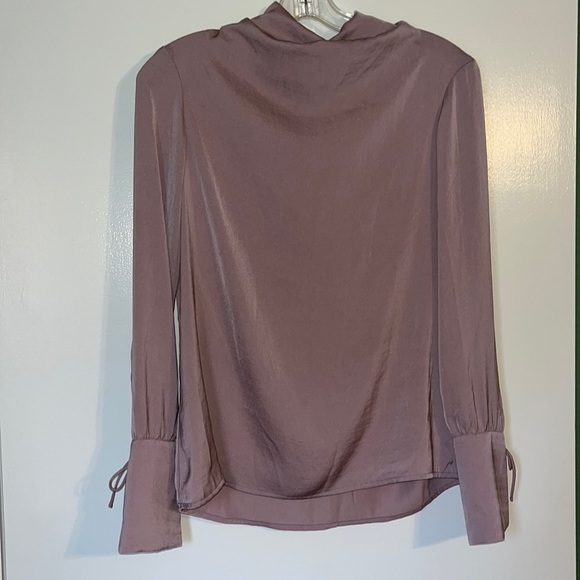NWT Banana Republic Factory Lilac Blouse button neck tie cuffs size XS - Picture 2 of 6